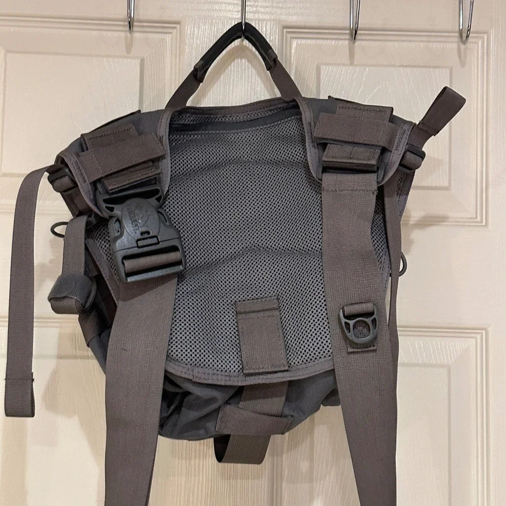 Vanquest includes multiple zippered